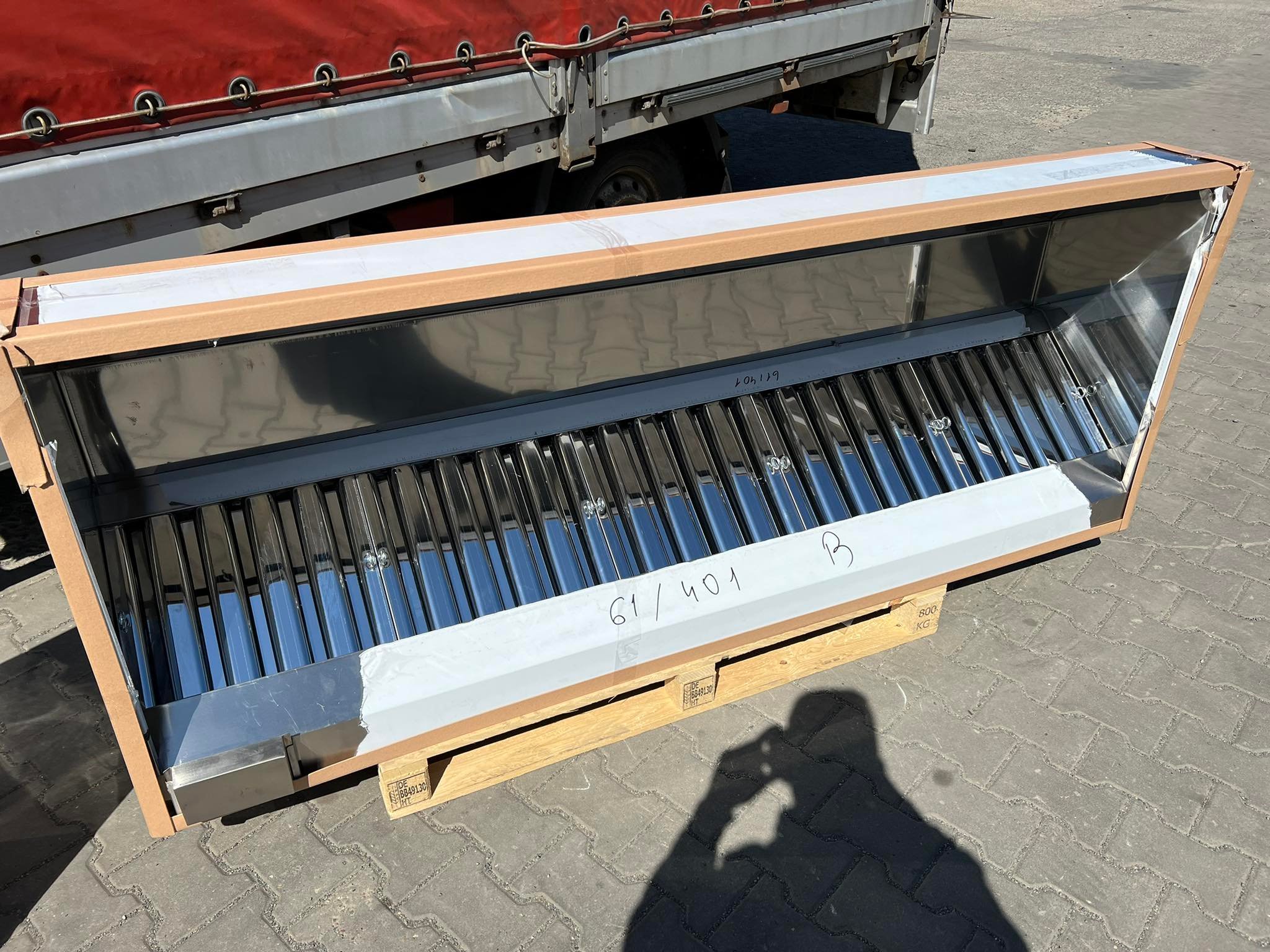 Nástěnná digestoř s filtrem 110x90x40cm