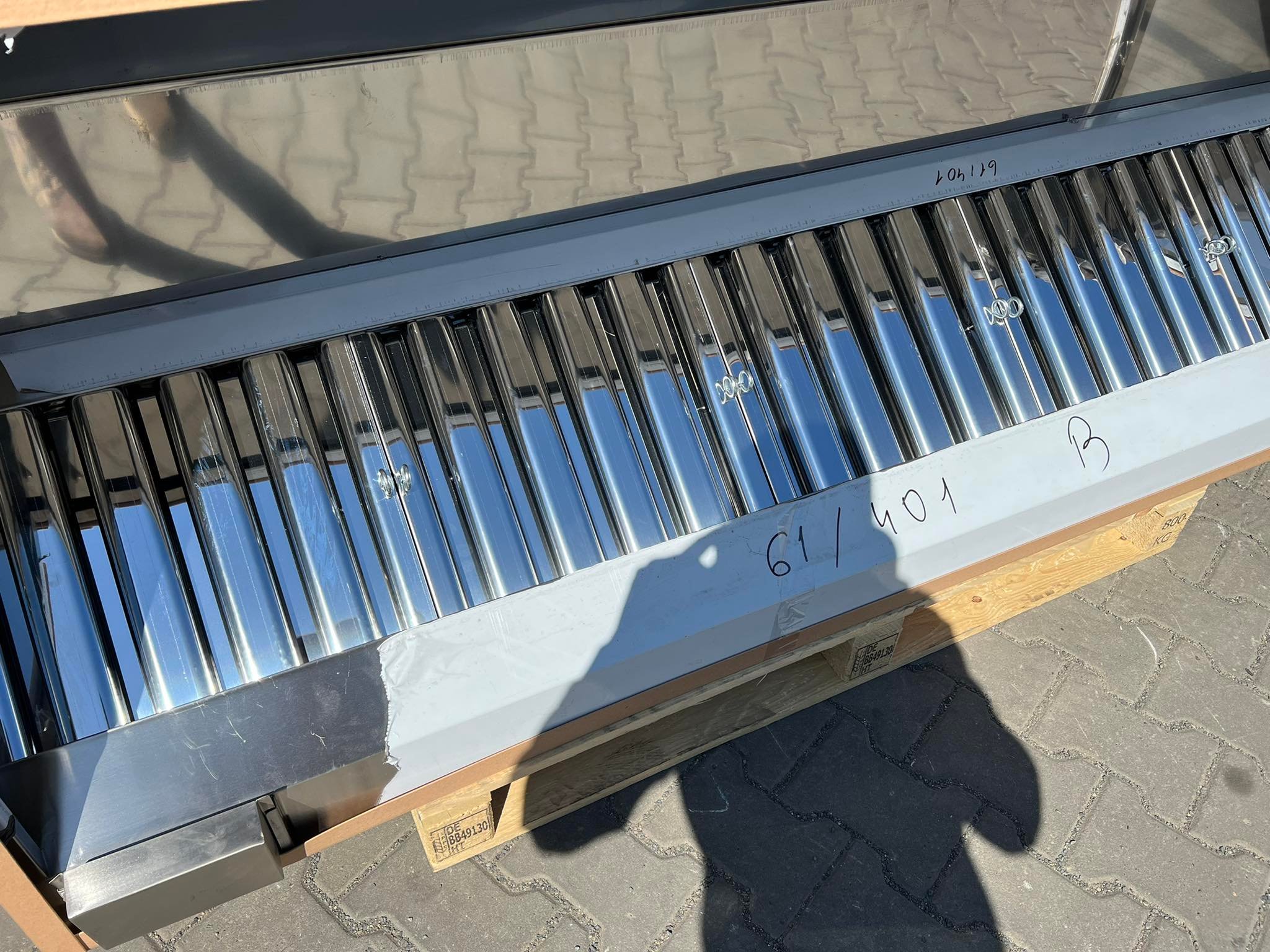 Nástěnná digestoř s filtrem 120x90x40cm