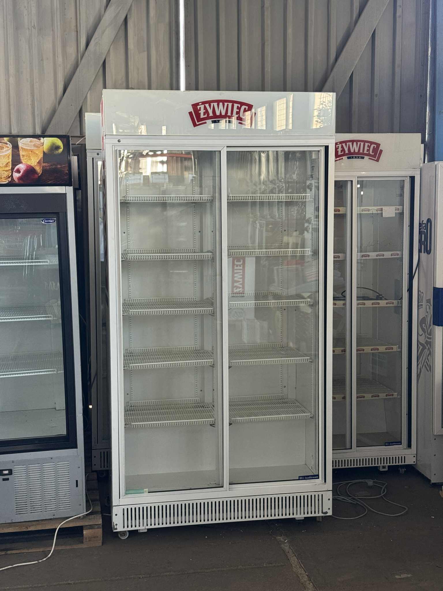 Prosklená chladicí lednice 117x65x231cm