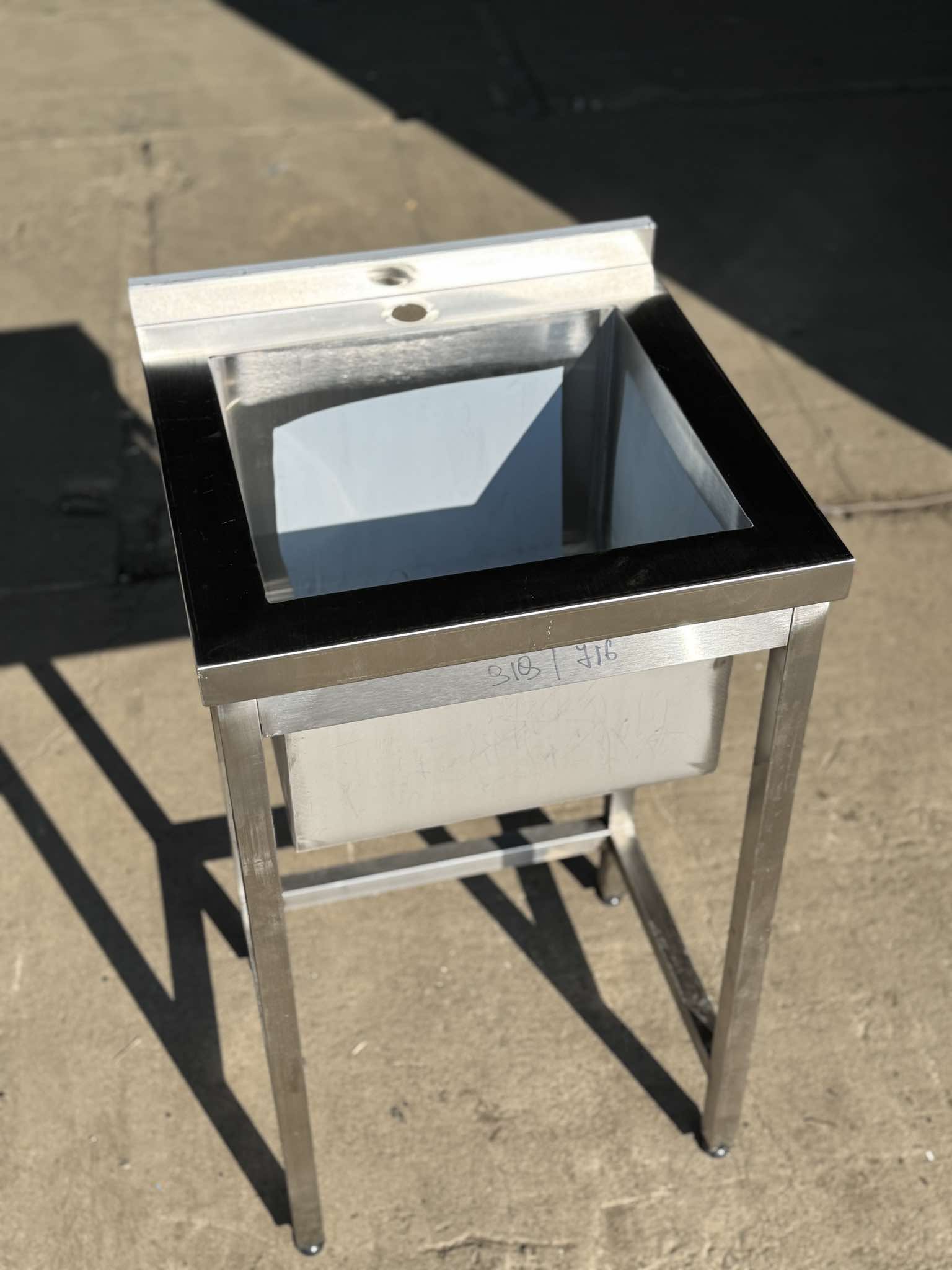 Nerezový dřez 50x50x85cm (dřez 38x35x30cm)