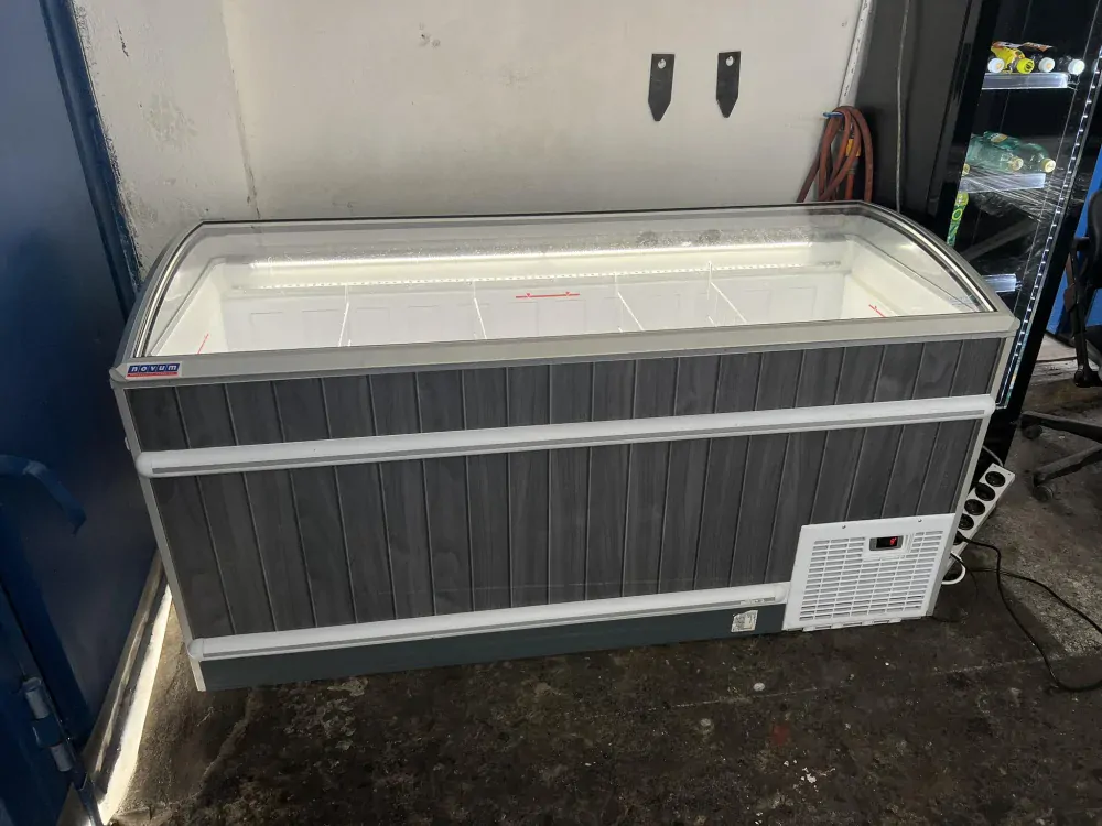 Prosklený pultový mrazák 170x75x89 cm