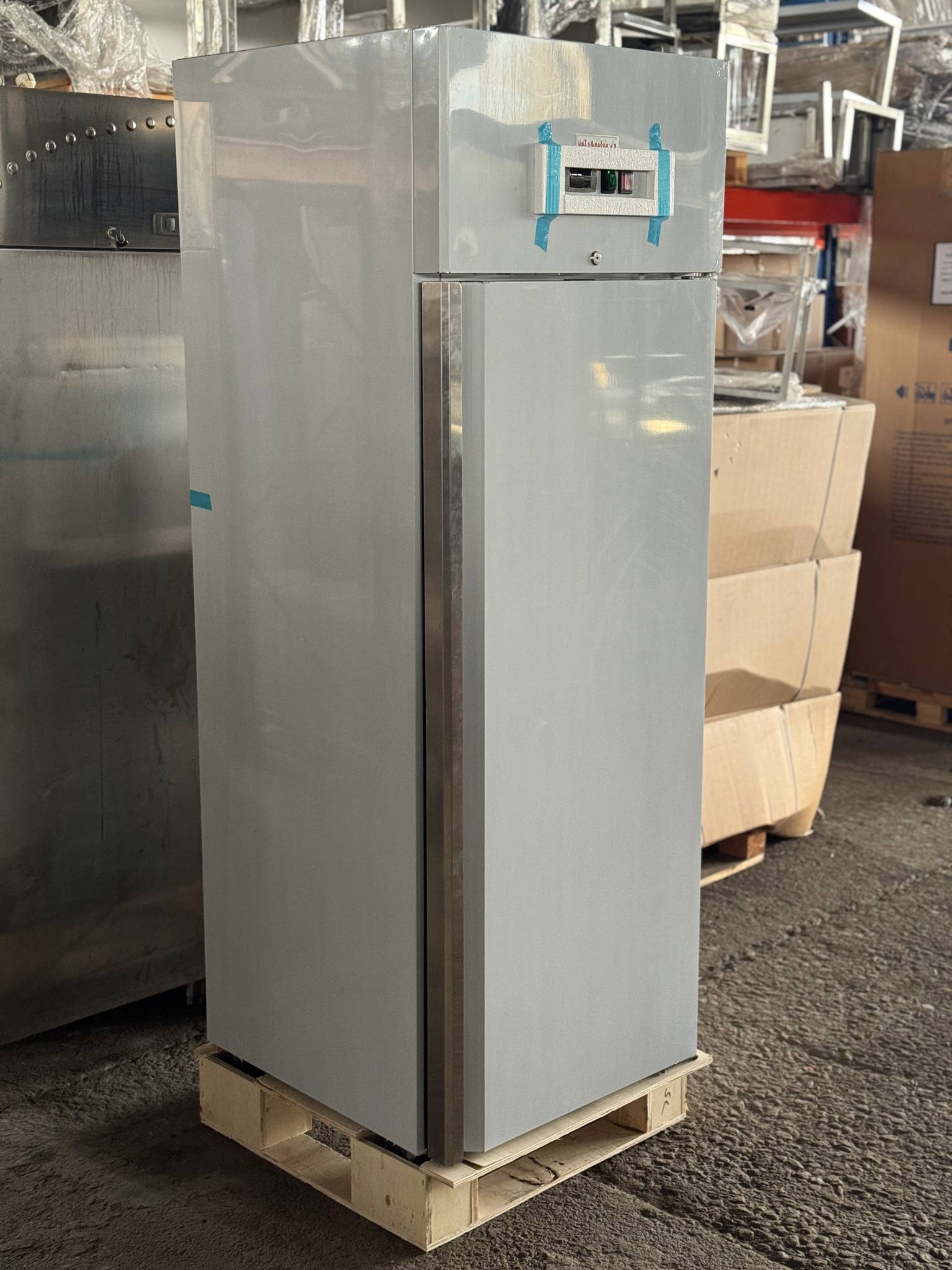 Nerezový mrazák 68x71x201cm 