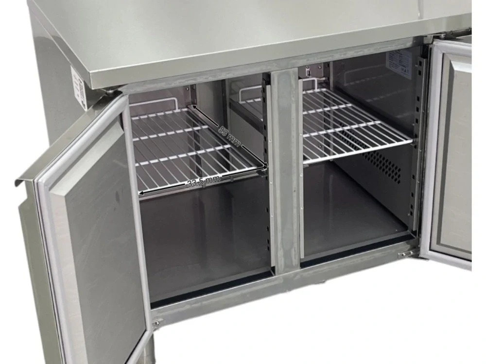 Chladicí stůl se 3 dveřmi a zadním lemem