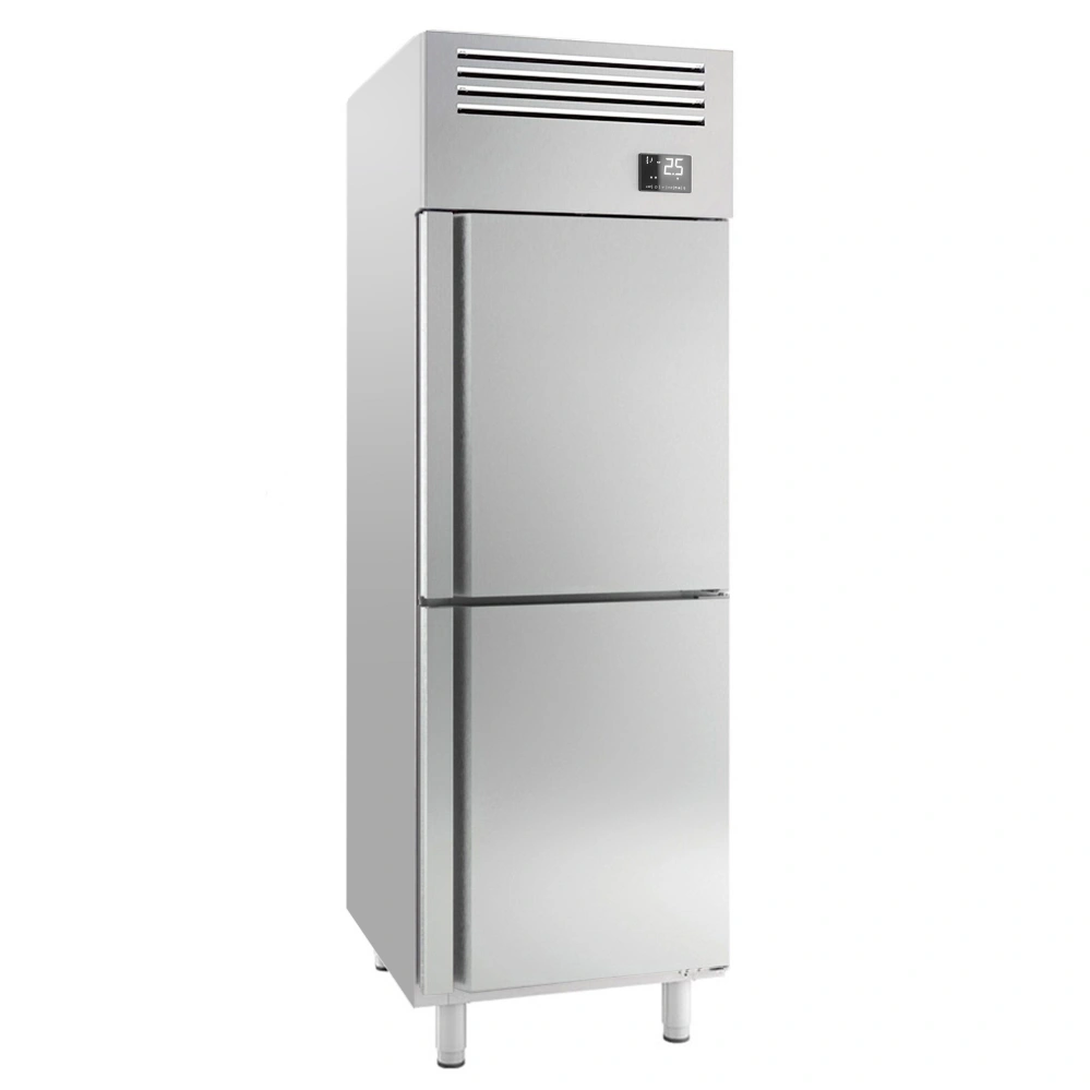 Nerezová chladicí skříň PREMIUM PLUS - GN 2/1 - 686 mm - 560 l - až +8 °C - s 2 poloviční dveře - Digitální termostat; Samozavírací dveře; Ventilované…