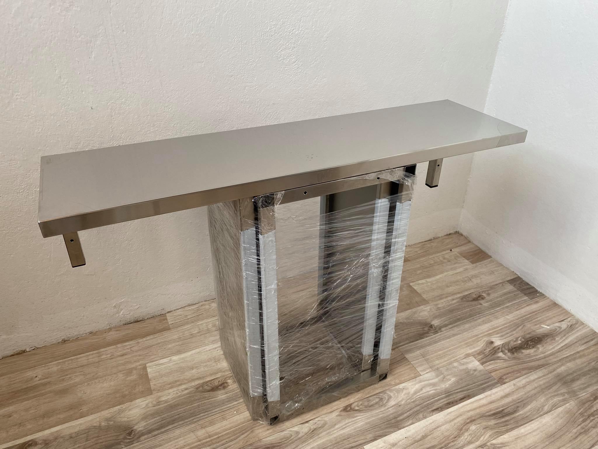 Nerezová nástěnná police 130x30x36cm