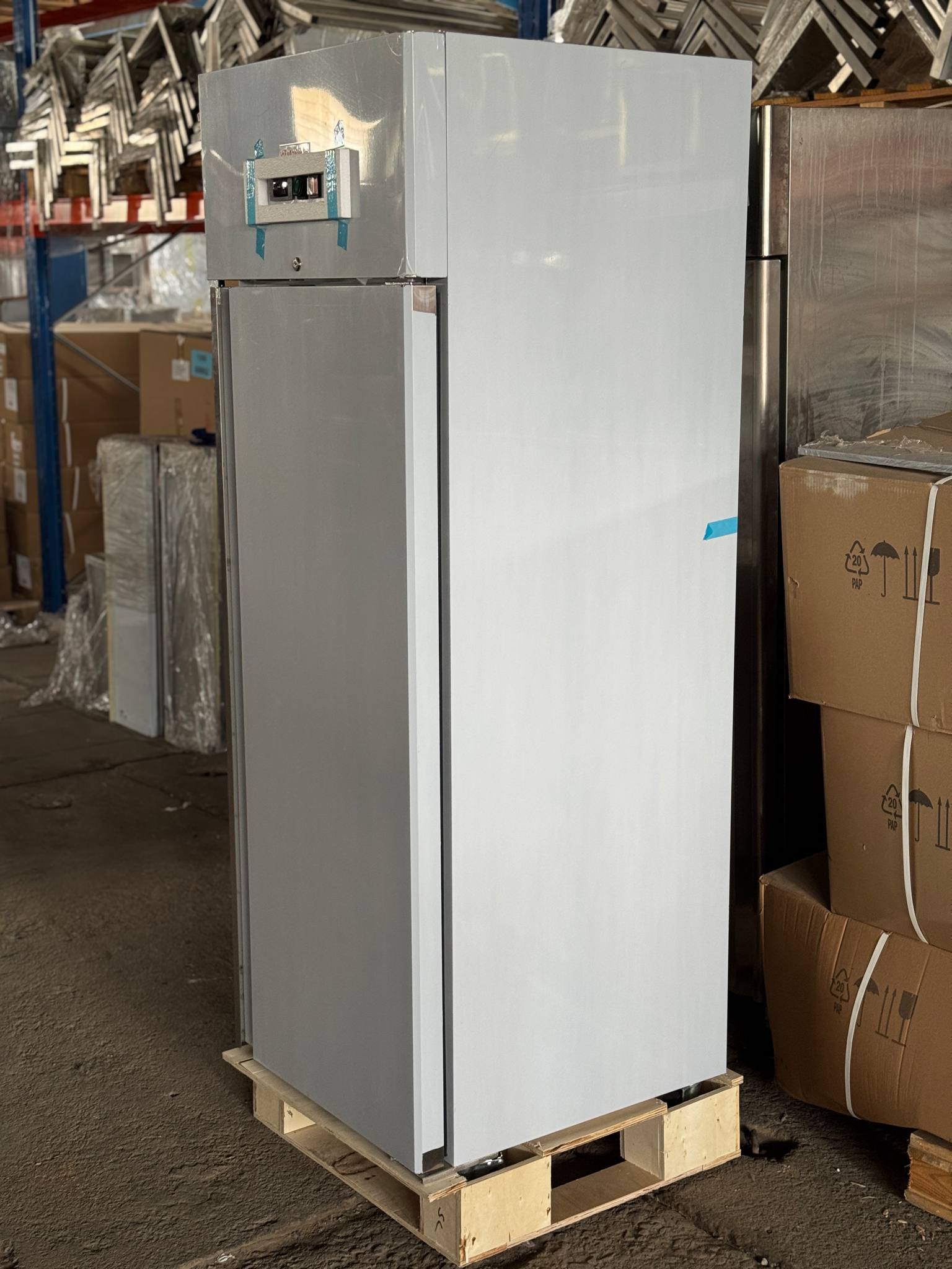 Nerezový mrazák 68x71x201cm 