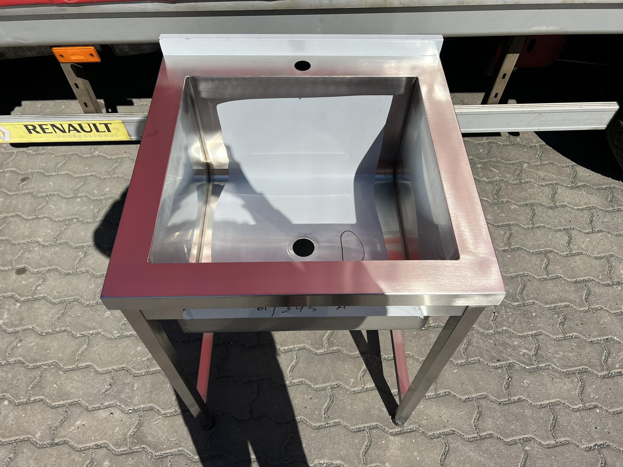 Nerezový dřez svařovaný 60x60x85cm, (dřez 48x45x30cm)