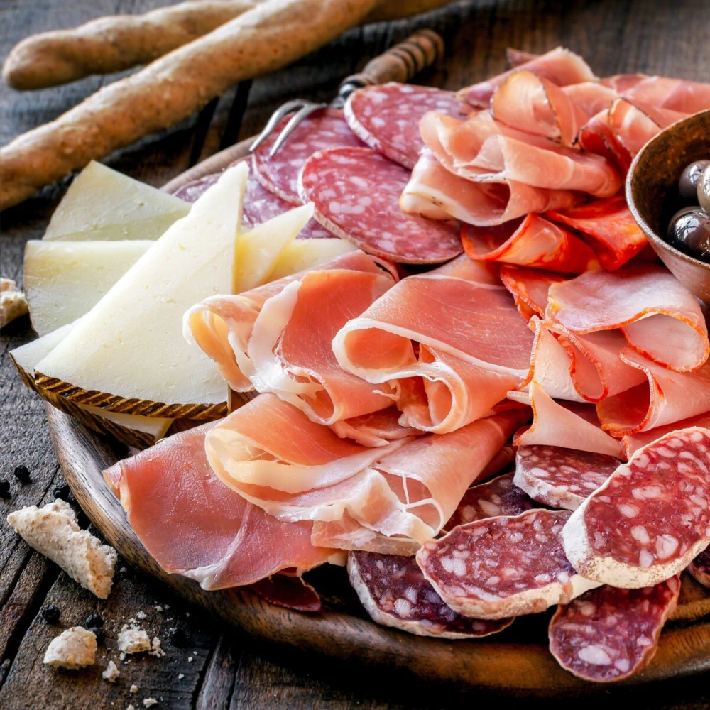 Elektrický kráječ na lahůdky pro komerční účely – gravitační podávání, čepel Ø 250 mm – 132 W – náklon čepele 25°