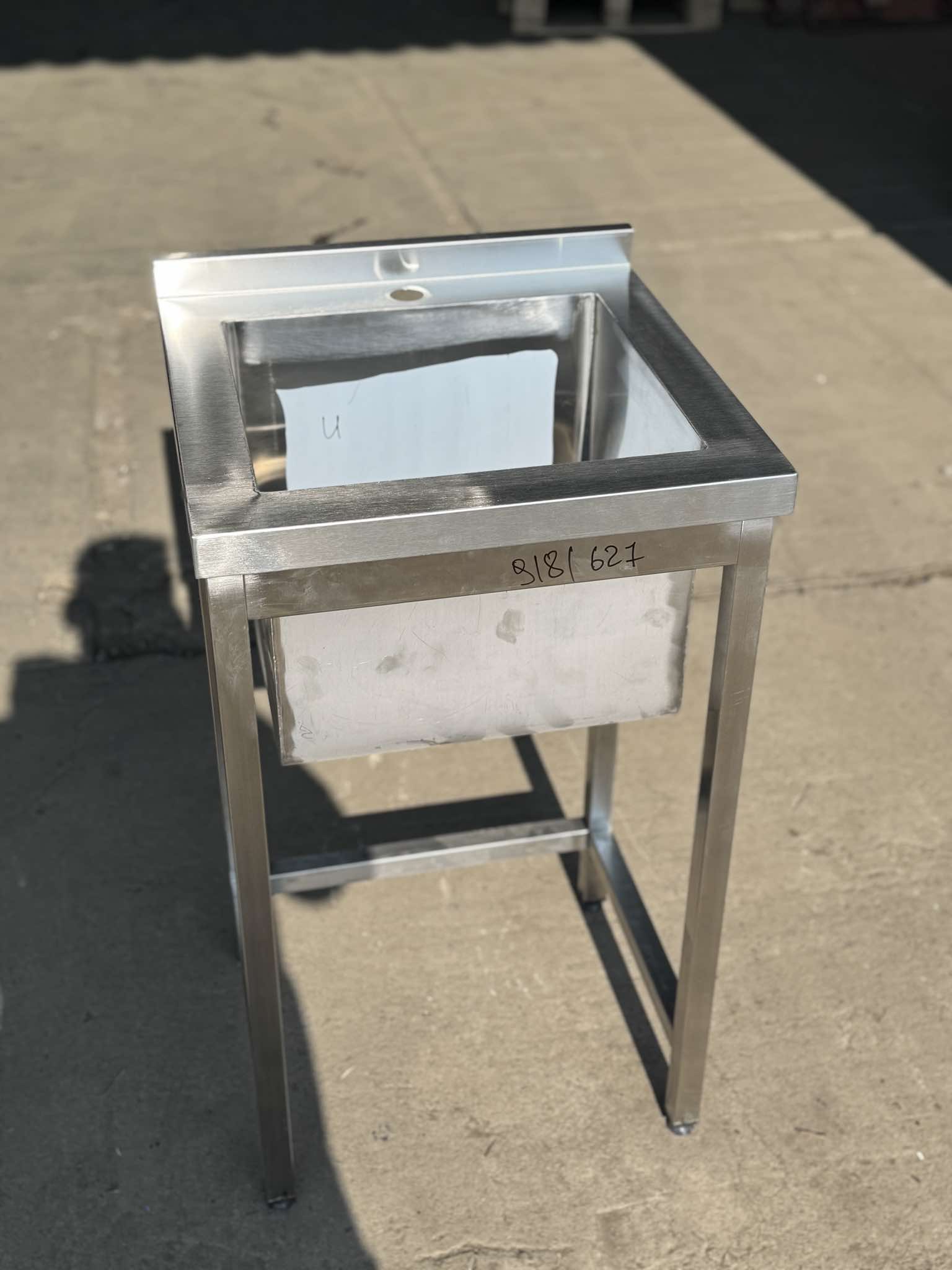 Nerezový dřez 50x50x85cm (dřez 38x35x30cm)