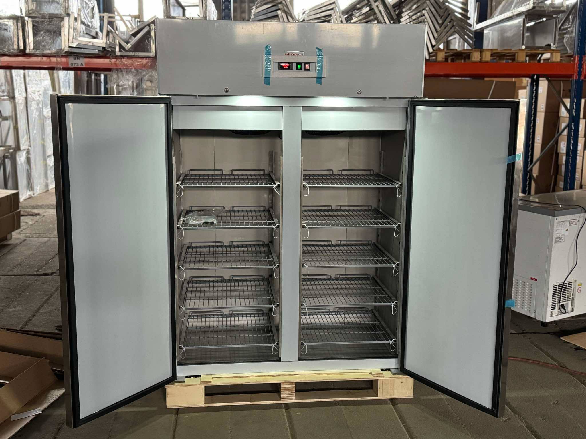 Nerezový mrazák 134x71x201cm