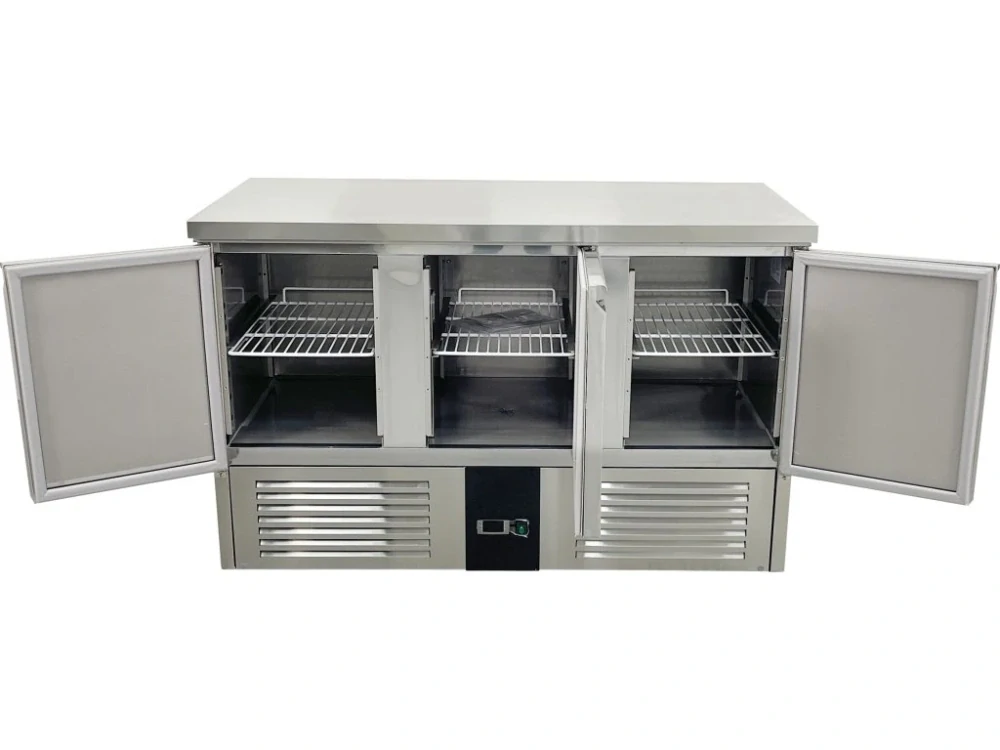 Chladící stůl - 1,37 x 0,7 m - se 3 dveřmi