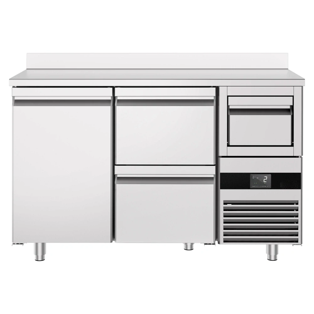 Barový chladicí stůl PREMIUM - 1580x600 mm - s 1 dveřmi, 2 zásuvkami, zadní lištou & odklepávačem na kávu