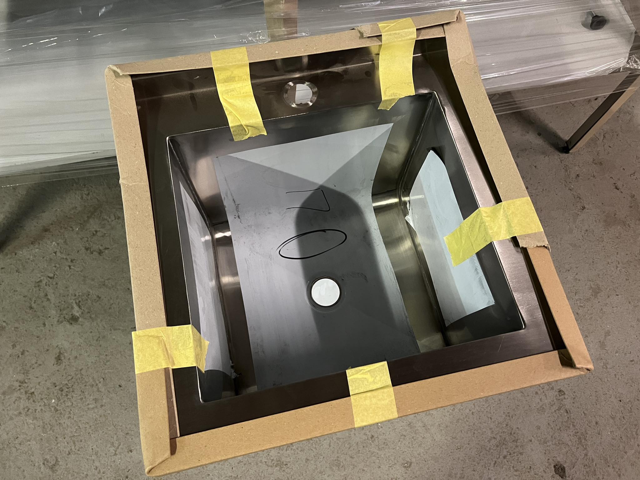 Nerezový dřez svařovaný 50x50x85cm, (dřez 38x35x30cm)