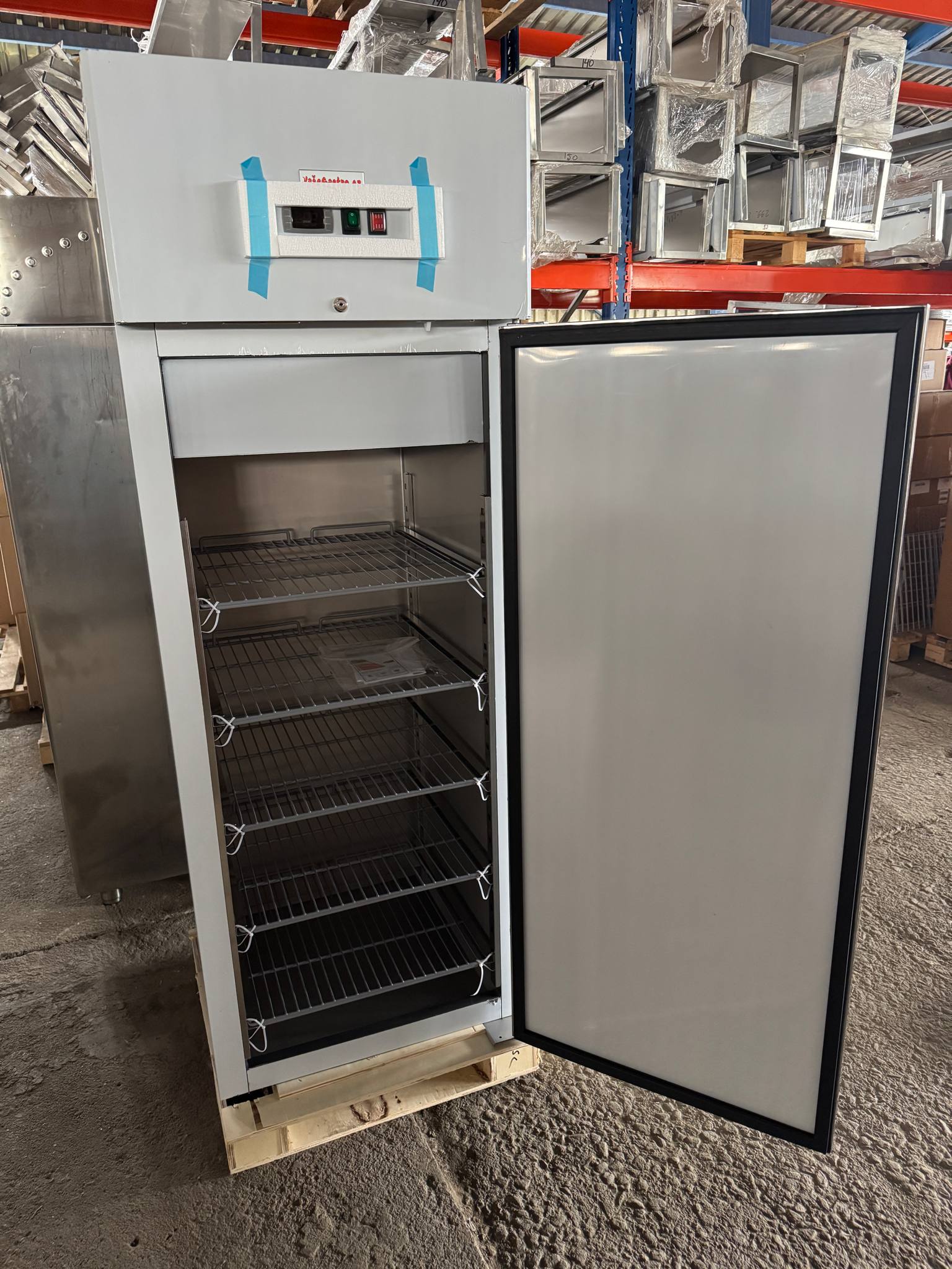 Nerezový mrazák 68x71x201cm 