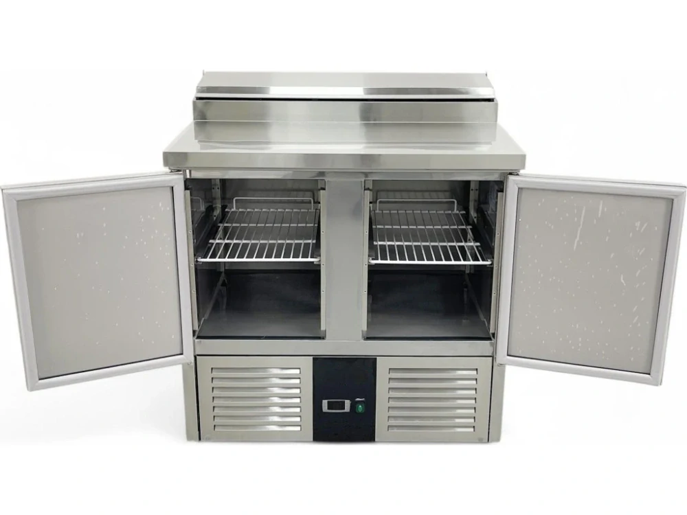 Saladeta / přípravný stůl – 0,90 × 0,7 m – se 2 dveřmi