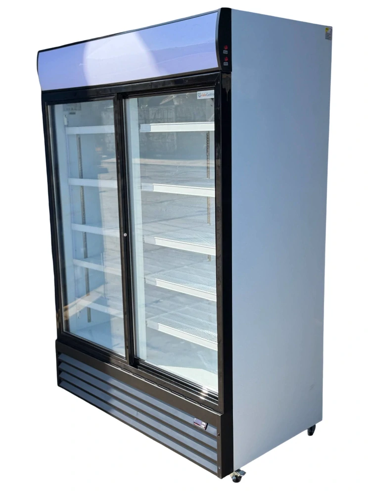 Prosklená dvoudveřová chladicí lednice 1241 l – velkokapacitní gastro lednice s LED osvětlením