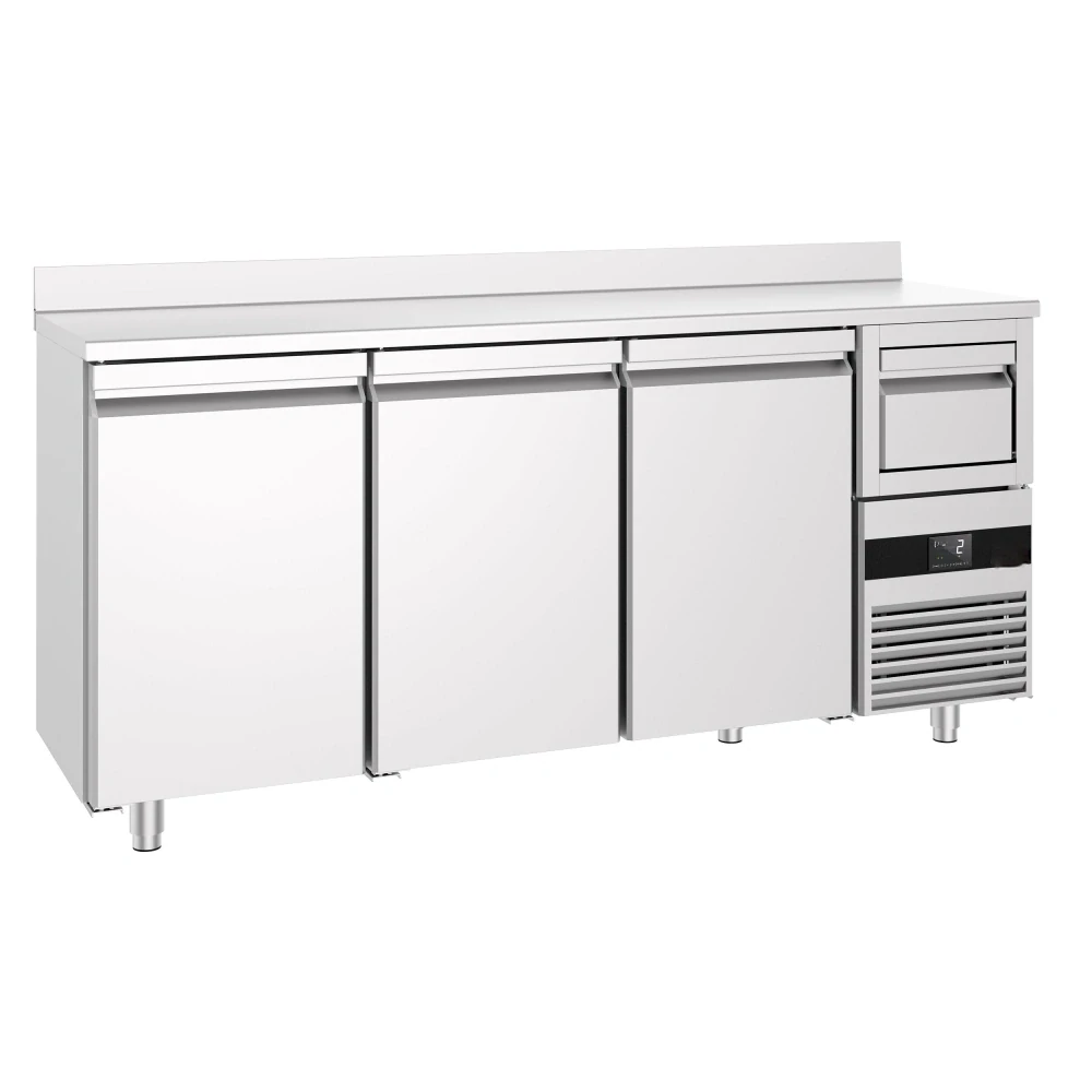 Barový chladicí stůl PREMIUM - 2135x600 mm - se 3 dveřmi, zadní lištou & odklepávačem na kávu