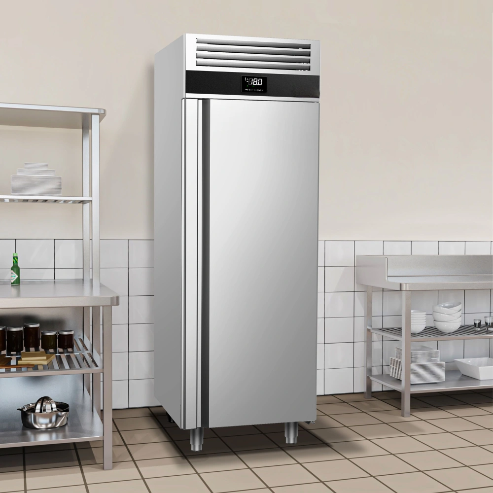 Nerezová mrazicí skříň PREMIUM - GN 2/1 - 700 mm - 700 l - až -20 °C až -12 °C - s 1 skleněné dveře - Digitální termostat; Samozavírací dveře; Ventilované chlazení; Automatické odmrazování; Vnitřní osvětlení