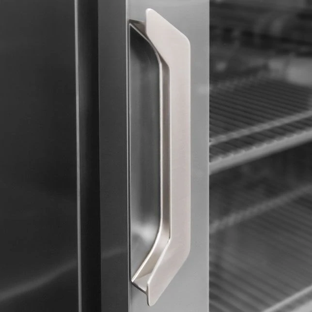 Nerezová chladicí skříň PREMIUM PLUS - GN 2/1 - 687 mm - 560 l - až +8 °C - s 1 skleněné dveře - Digitální termostat; Samozavírací dveře; LED…