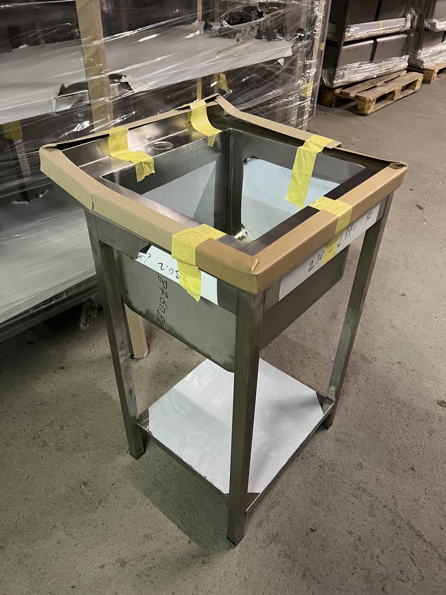 Nerezový dřez svařovaný 50x50x85cm, (dřez 38x35x30cm)