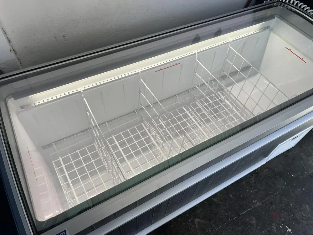 Prosklený pultový mrazák 170x75x89 cm