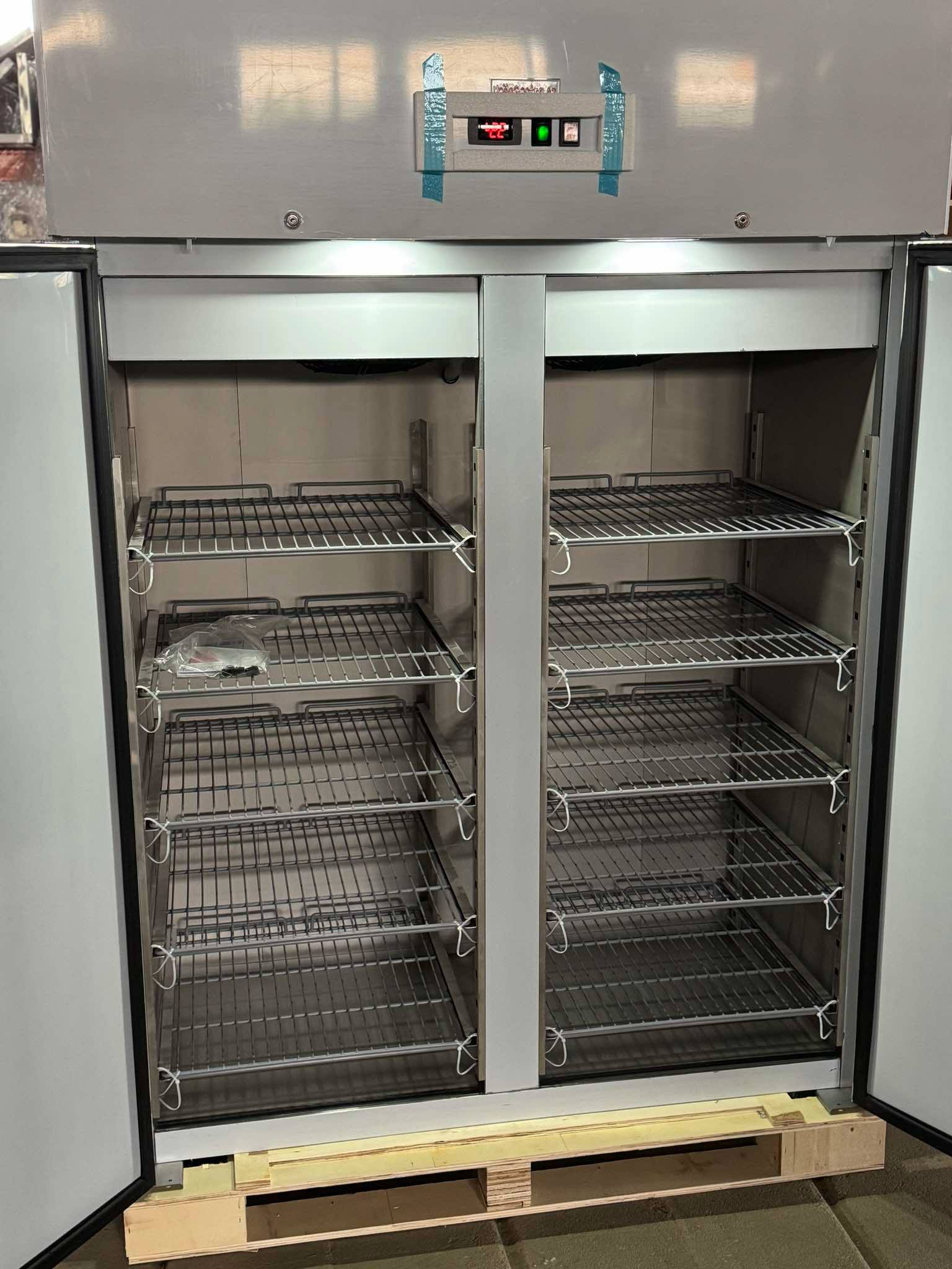 Nerezový mrazák 134x71x201cm