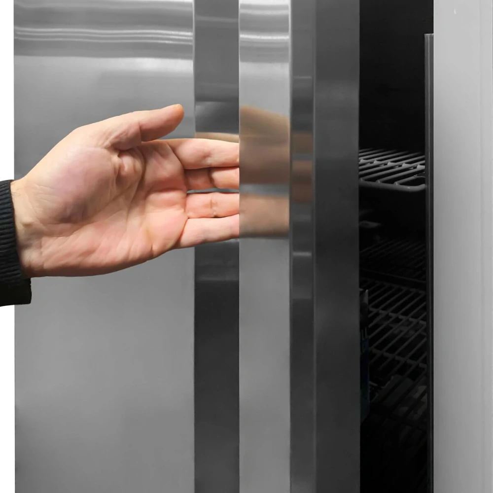 Nerezová chladicí skříň PREMIUM PLUS - GN 2/1 - 1385 mm - 1240 l - až +8 °C - s 4 poloviční dveře - Digitální termostat; Samozavírací dveře;…