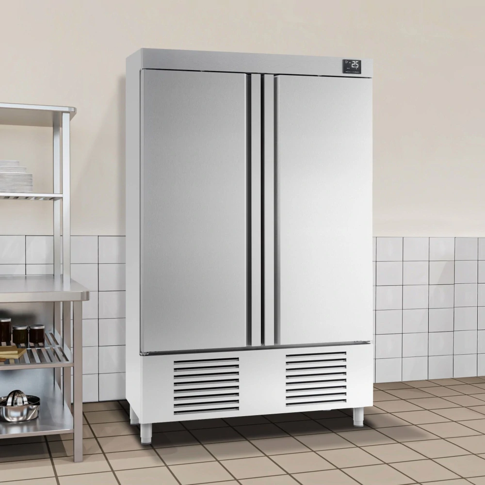 Nerezová chladicí skříň PREMIUM PLUS - GN 1/1 - 1385 mm - 1 110 l - až +8 °C - s 2 dveře - Digitální termostat; Samozavírací dveře; Ventilované…