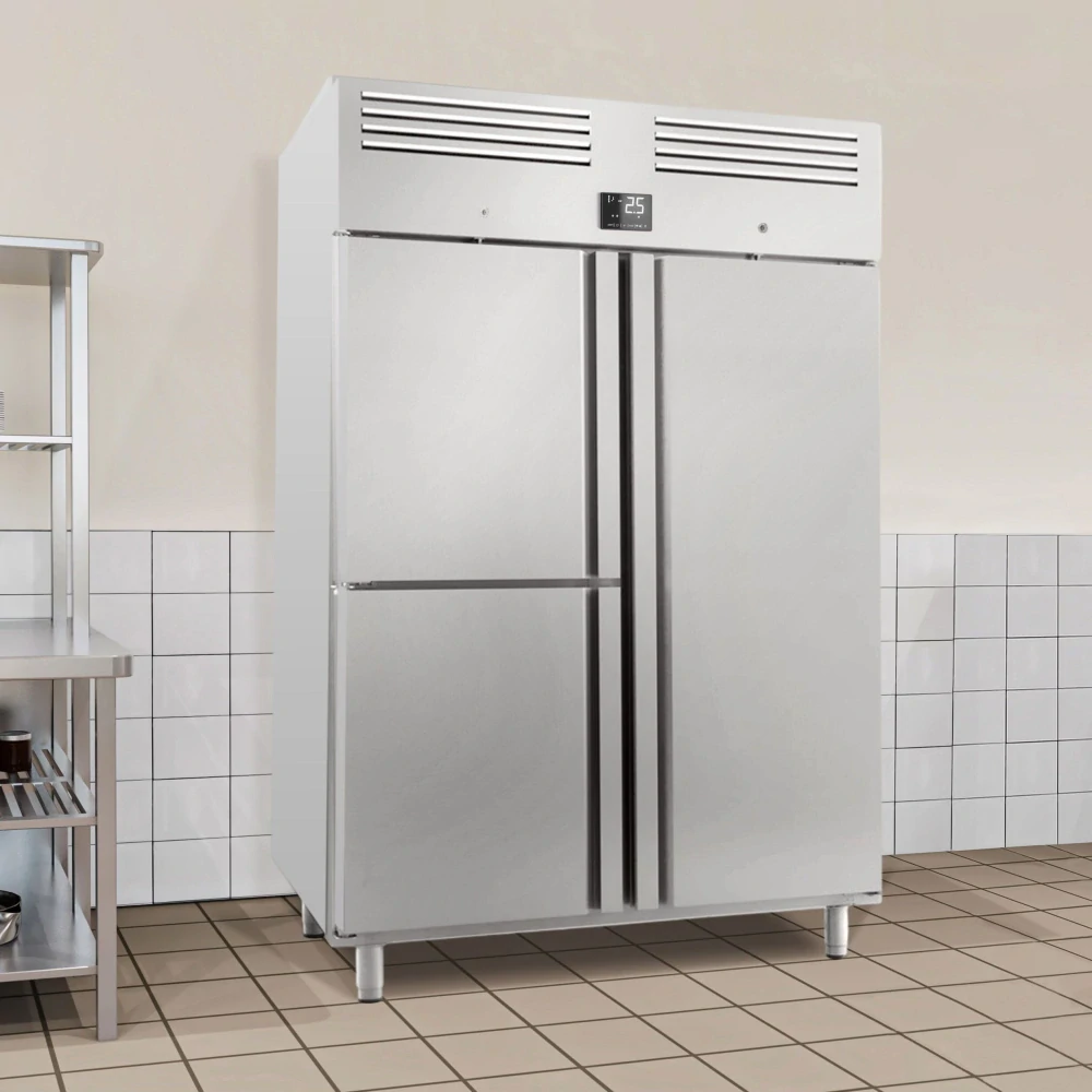 Nerezová chladicí skříň PREMIUM PLUS - GN 2/1 - 1385 mm - 1240 l - až +8 °C - s 3 dveře - Digitální termostat; Samozavírací dveře; Ventilované…