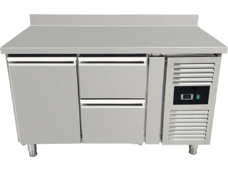 Chladicí stůl se zadním lemem, 1 dvířky a 2 šuplíky vpravo