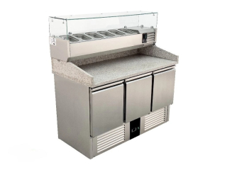 Chladící stůl na pizzu se 3 dveřmi a saladetou