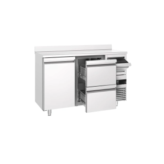 Barový chladicí stůl PREMIUM - 1580x600 mm - s 1 dveřmi, 2 zásuvkami, zadní lištou & odklepávačem na kávu