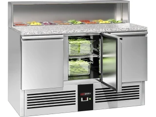 Saladeta PREMIUM - 1368 mm - 3 dveře - s nerezovým krytem pro 8x GN 1/6 - žulová pracovní deska